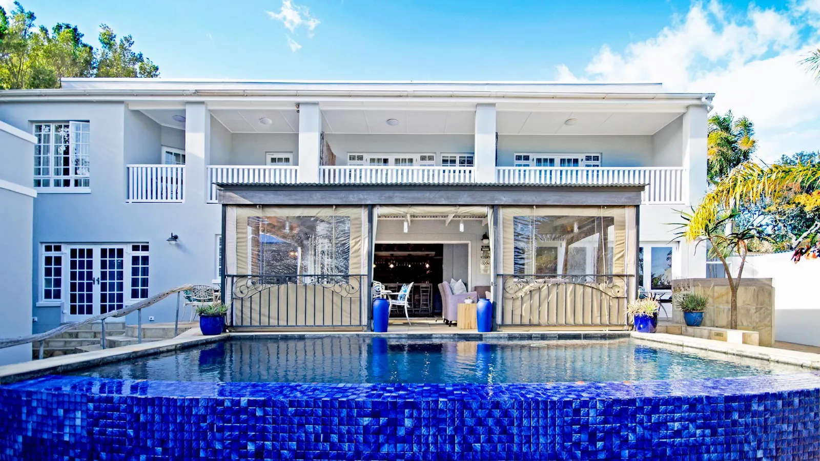 Lodge on Main Guest House