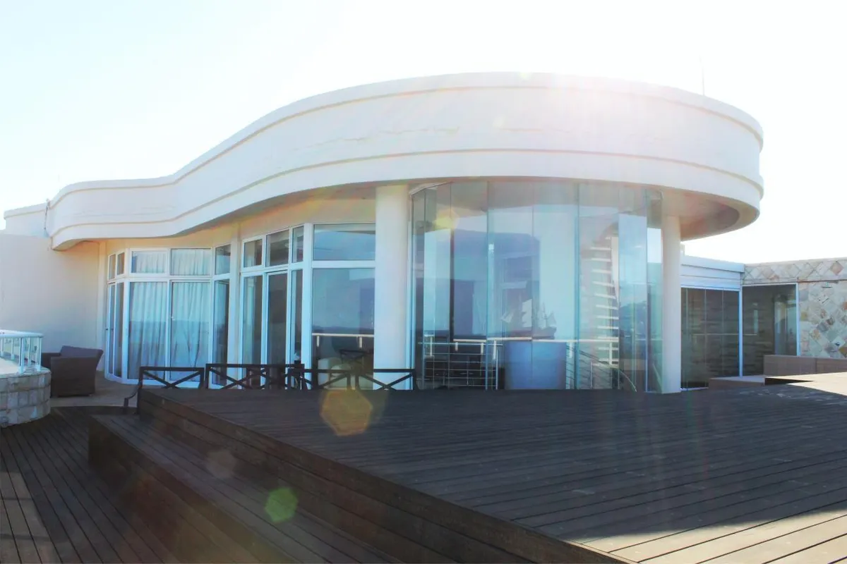 Beautiful Penthouse with spectacular seaviews