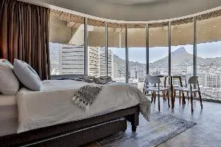 One Thibault Square 1605 by CTHA