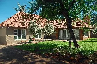 Felleng Tours Entire Guesthouse