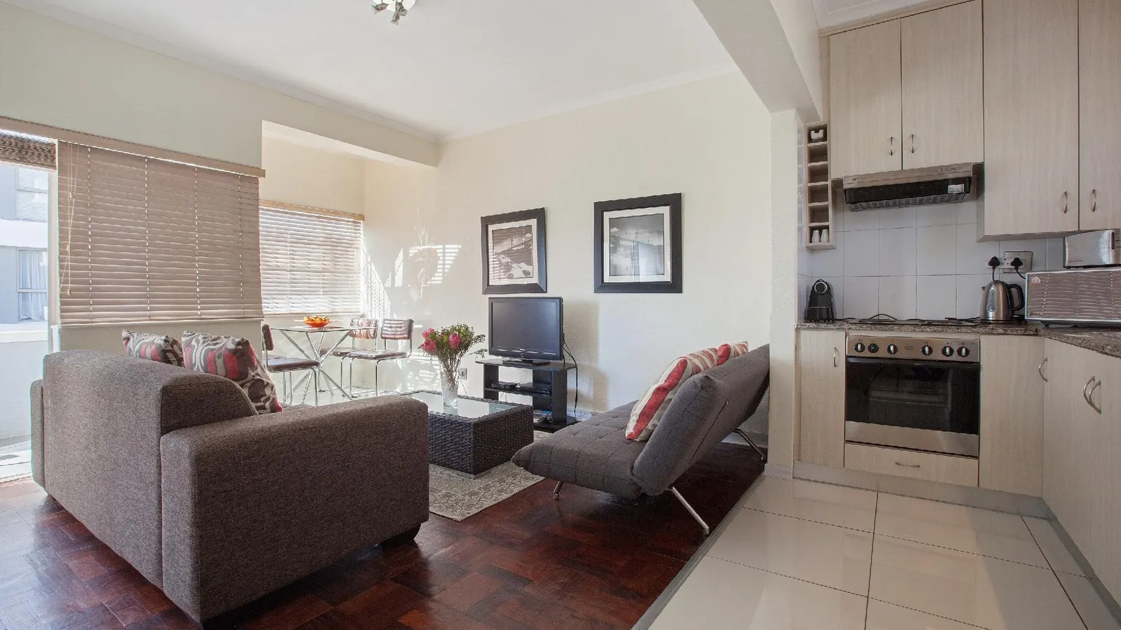 Eaton Square 2 by CTHA