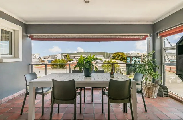 Waterfront Retreat- GR1