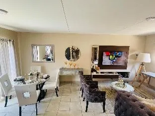 Mello's 3 Bedroom Villa