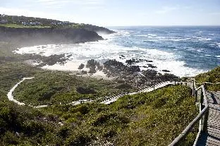 Pinnacle Point Apartments