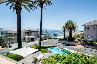 Magical Holiday Home Walking Distance to the Beach