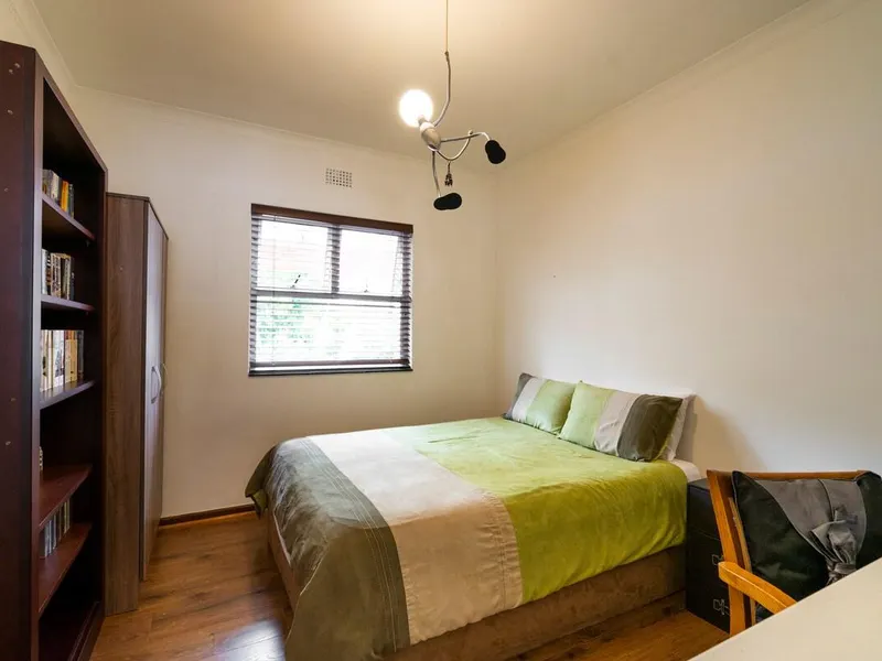 Homely,fit to corporate and surfers, wifi, parking