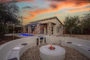 The Duchess. Luxury Safari Villa