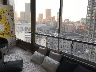 The Franklin Artistic Loft Apartment - City Views