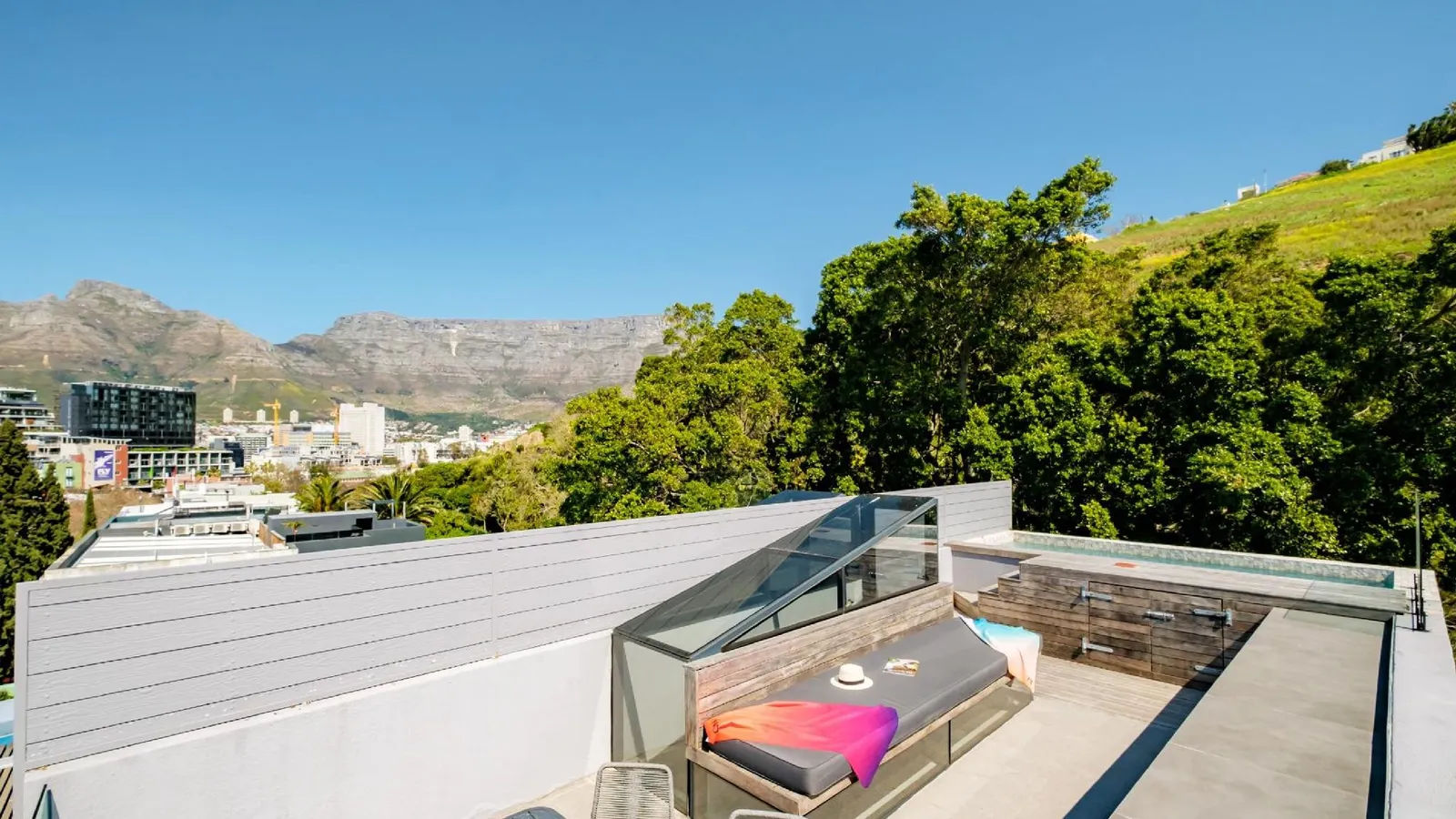 Ultimate Escape in Vibrant De Waterkant at Ishani