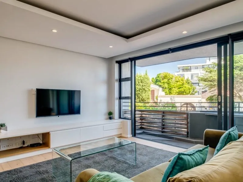 C on S in Green Point