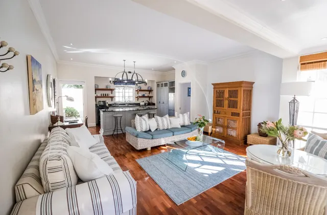 Admiralty Beach House 