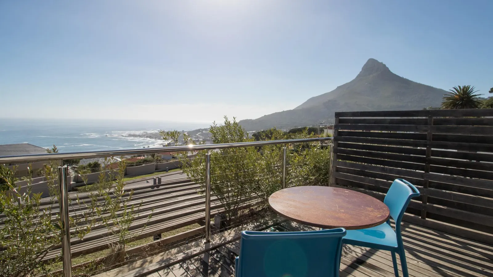 Camps Bay studio apartment - The Crystal                                        