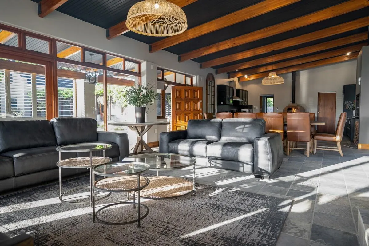 Avemore Manor House with Backup power