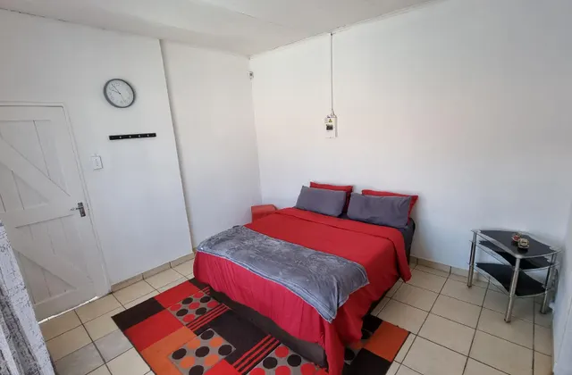 The Office - 5 Self Catering Rooms With Bathroom 