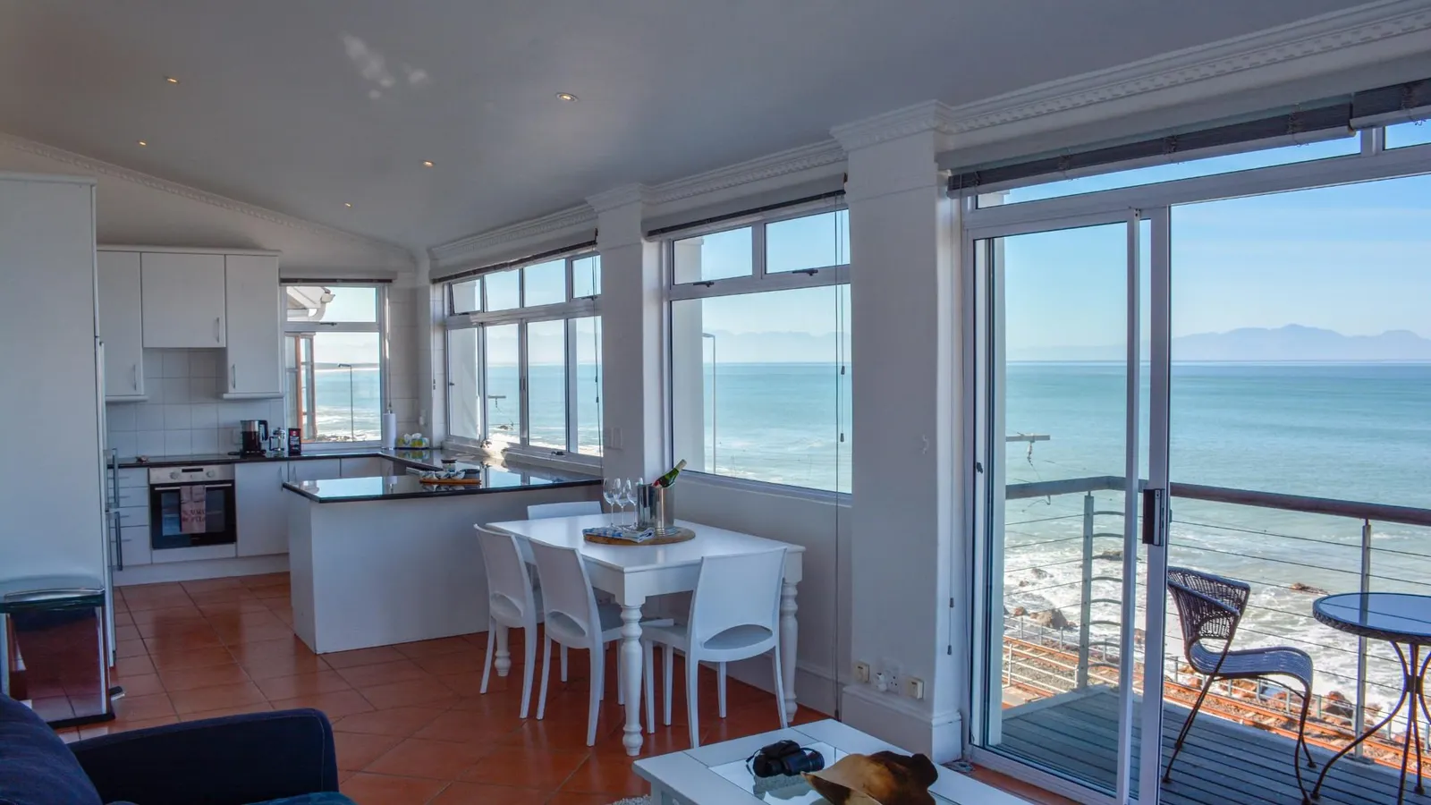 Oceanfront Penthouse Breathtaking Sea Views