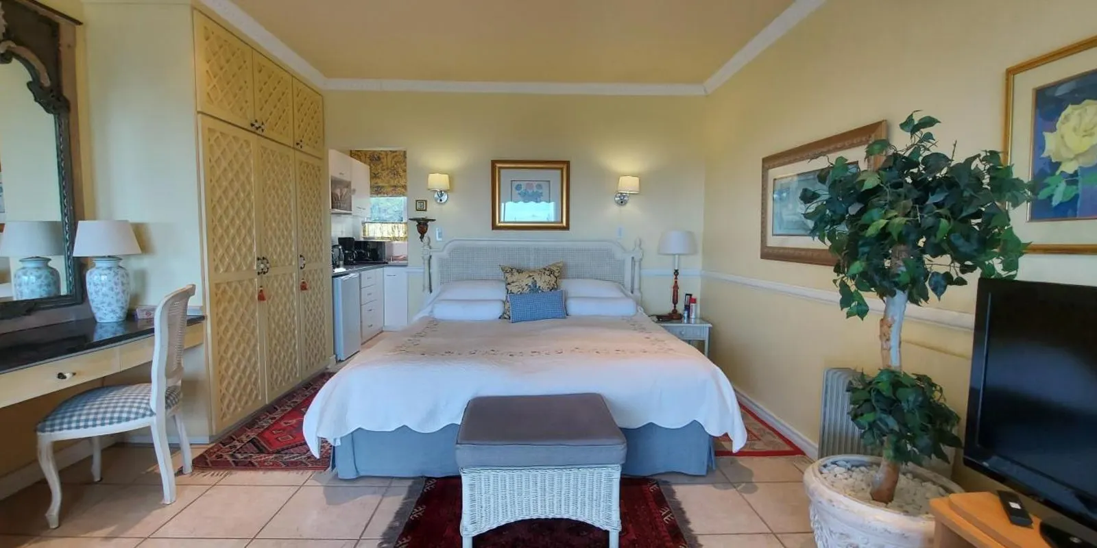 Roosboom Luxury Studio - with Sea View and kitchen, ideal for 2 guests, Capetown