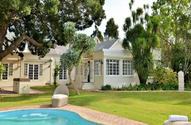 10 on Milner Guesthouse