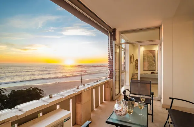 Camps Bay Beachside 2bed w Sea View Cloud 9