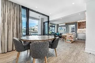 Strand Beach, Magnificent two bedroom Apartment... Sea Point