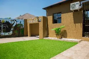 PLATINUM EAGLE GUEST HOUSE – exterior or main view, Johannesburg