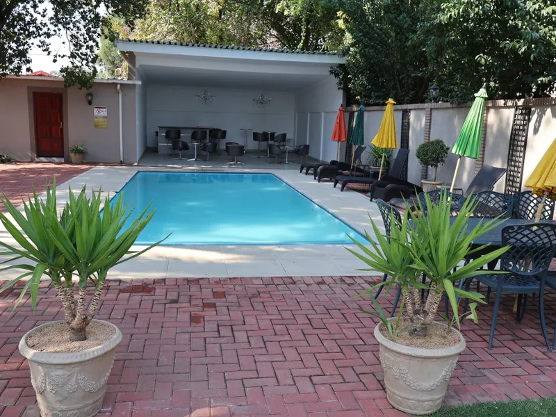 Airport Gardens Boutique Hotel