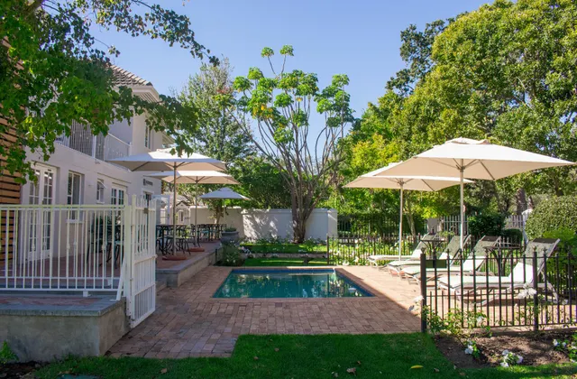 Rozenburg Guest House