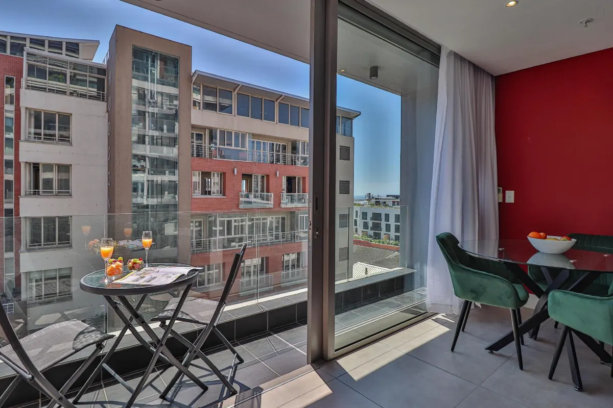 The Capital Mirage 704 by CTHA