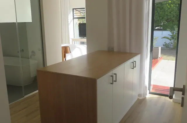 Cape white villa - Main suite