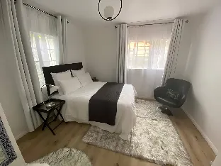 Charming Executive Studio, Solar power, WiFi