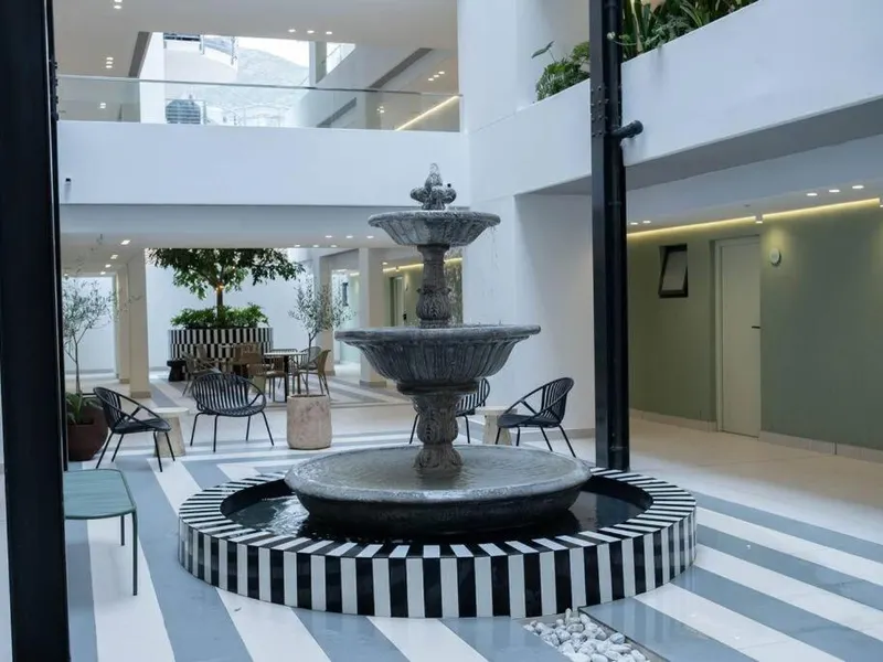 Luxurious Sea Point Apartment with Private Entrance