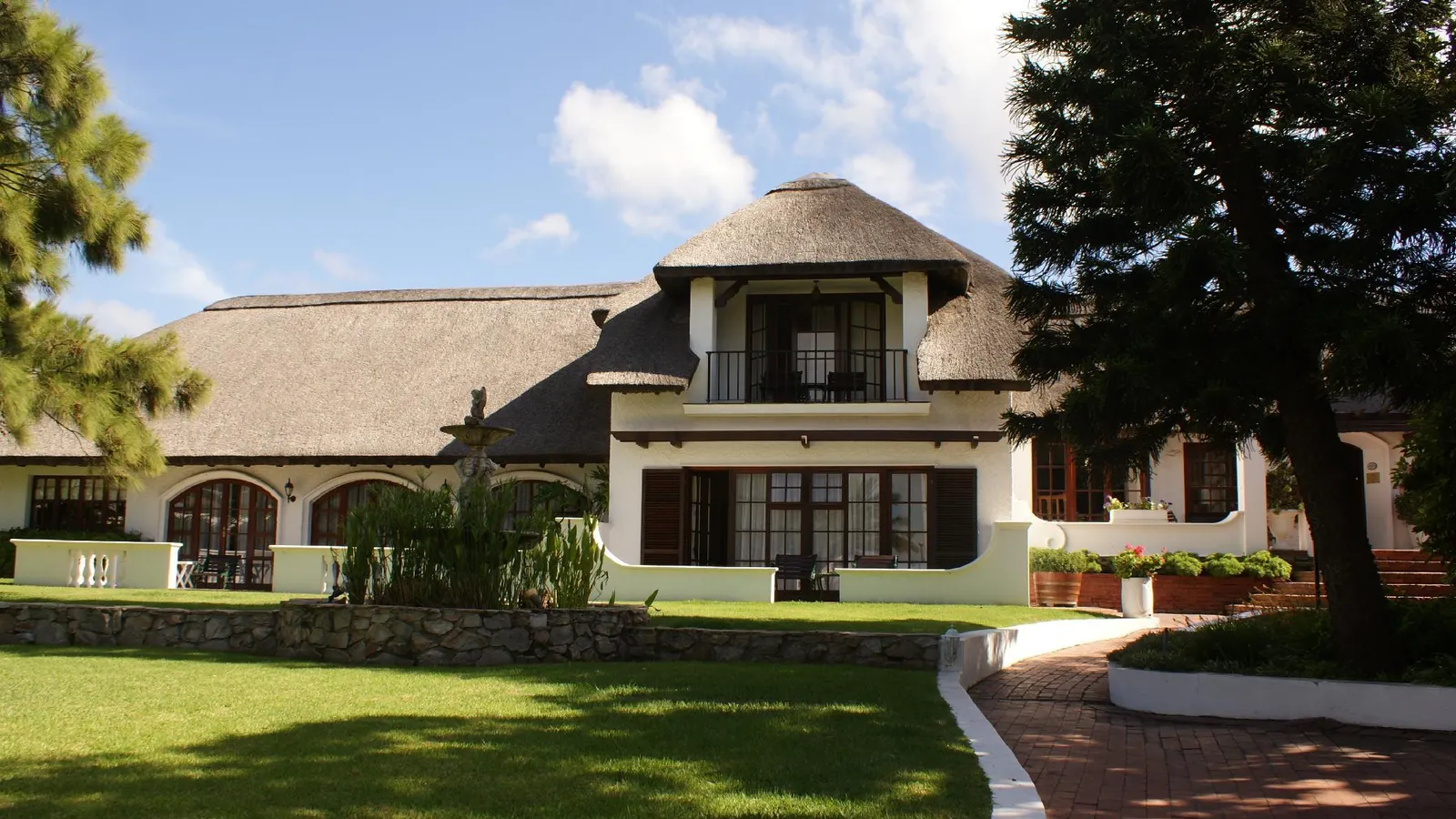 Whale Rock Luxury Lodge