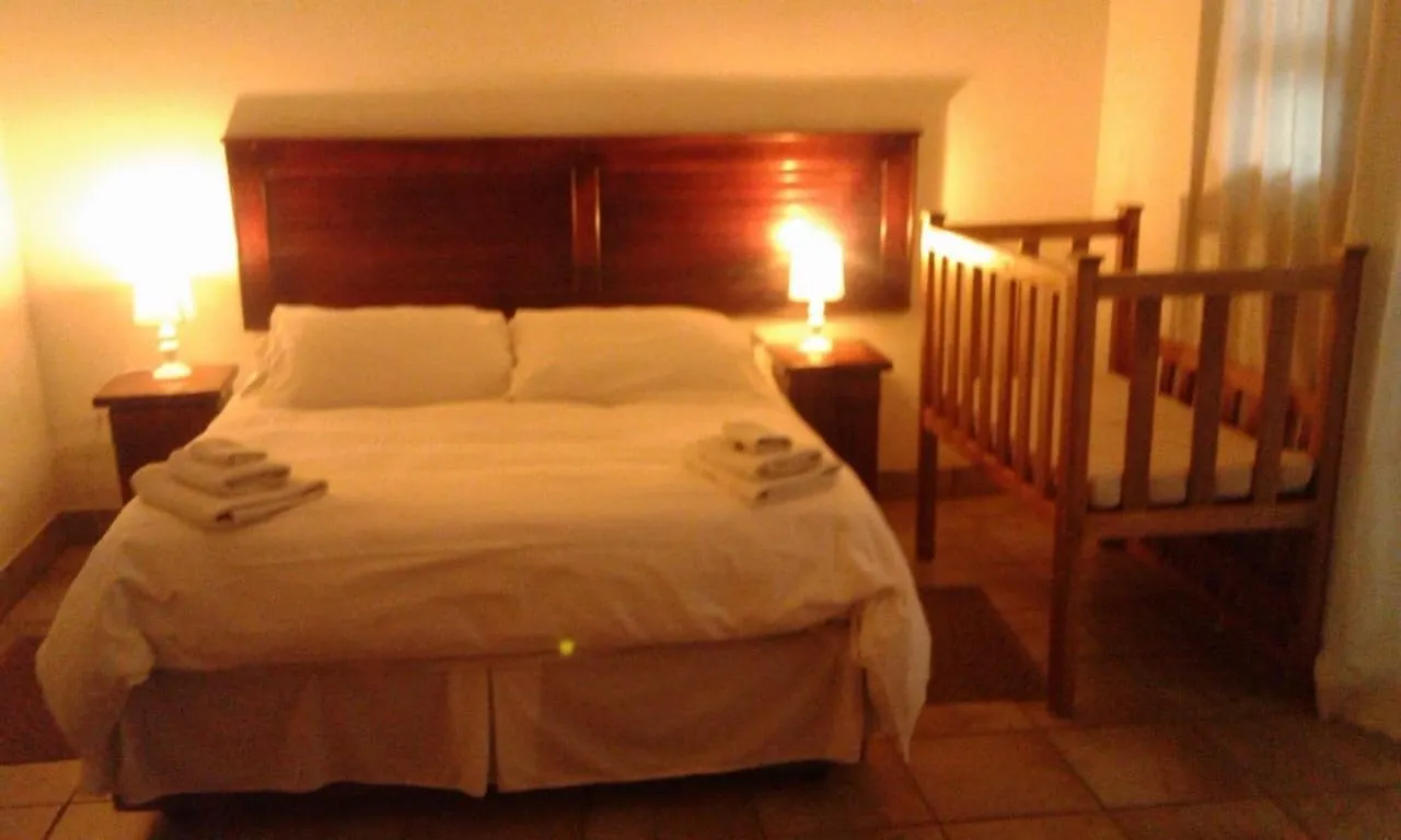 D & H Guesthouse Apt 8 Deluxe Family Unit