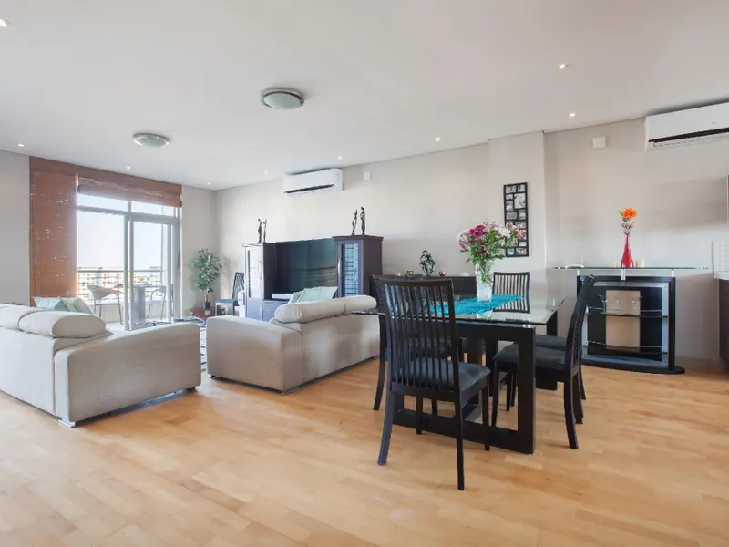 Knightsbridge 902E by CTHA