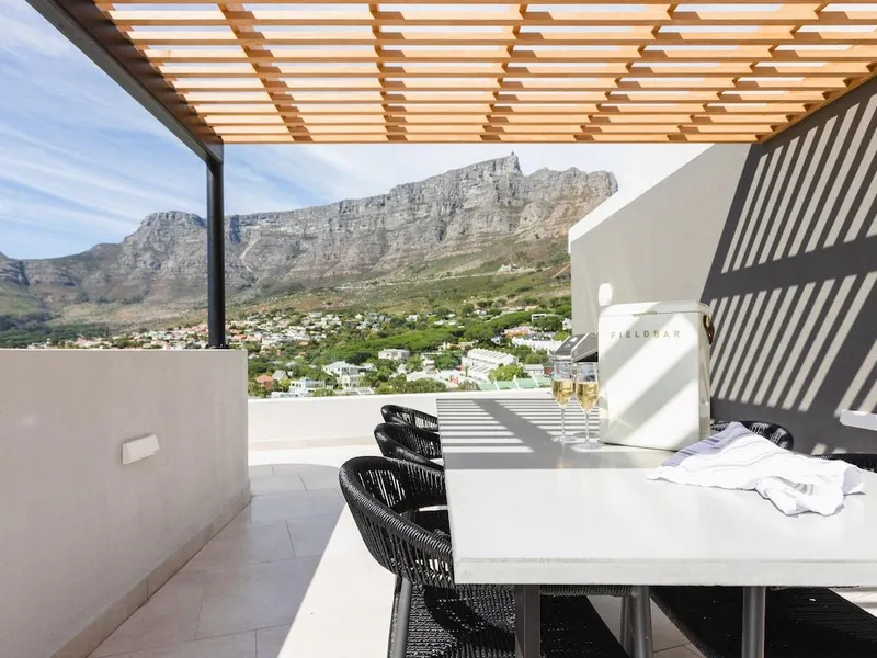 The View - Luxury Penthouse with rooftop pool