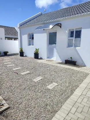 R&R Cottage – exterior or main view, St Helena Bay