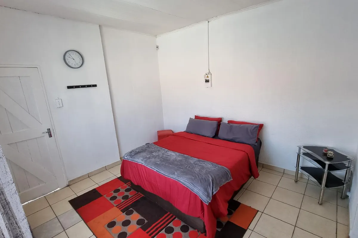 The Office - 5 Self Catering Rooms With Bathroom 