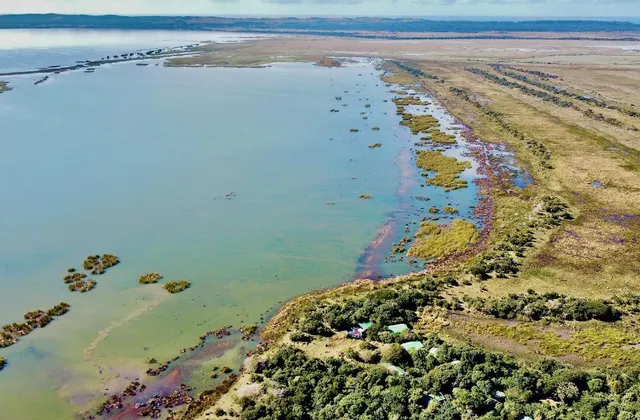 Makakatana Bay Lodge