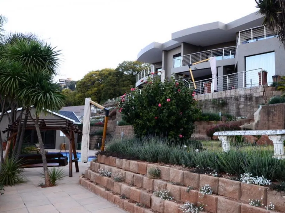 Over The Moon Guesthouse