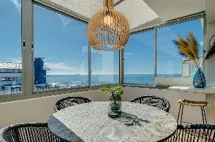 Exquisite Apartment in Mouille Point near to Golf Course