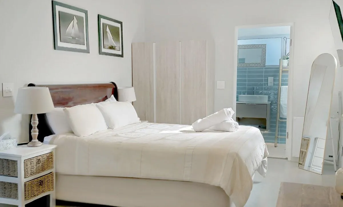 Studio with En-suite Cape Town, Melkbosstrand