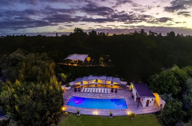 Hog Hollow Country Lodge