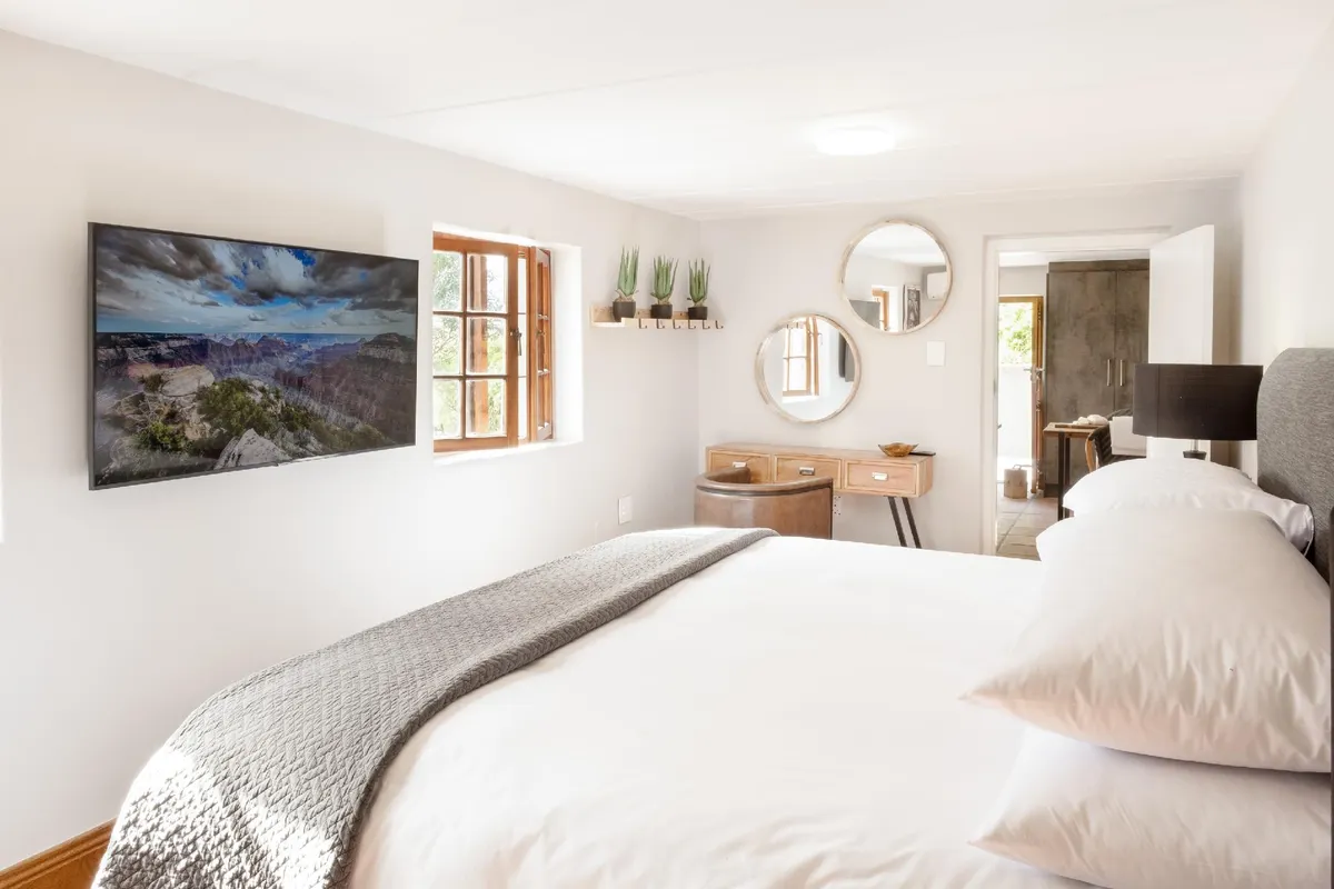 Avemore Rare Gem with Backup Power