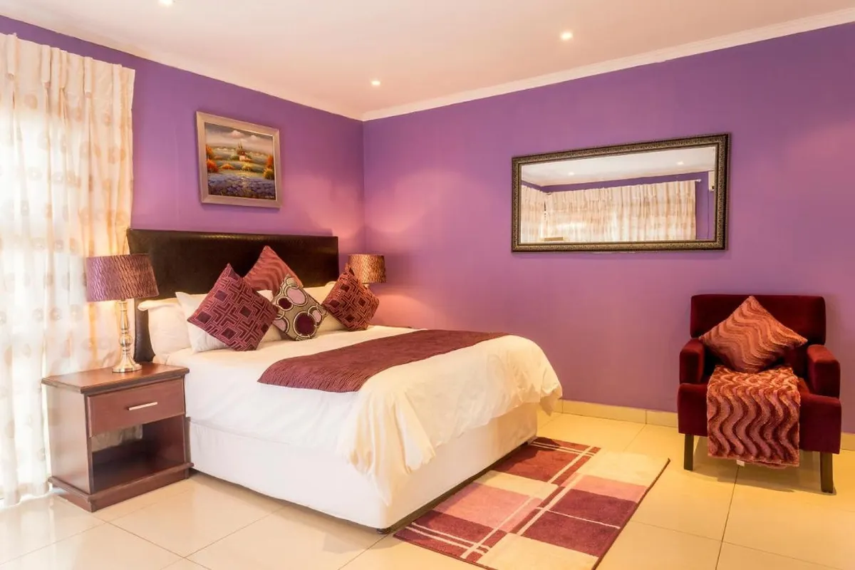 Ezulwini Guest House - Executive Double Room with pool view, 2 guests in Balito