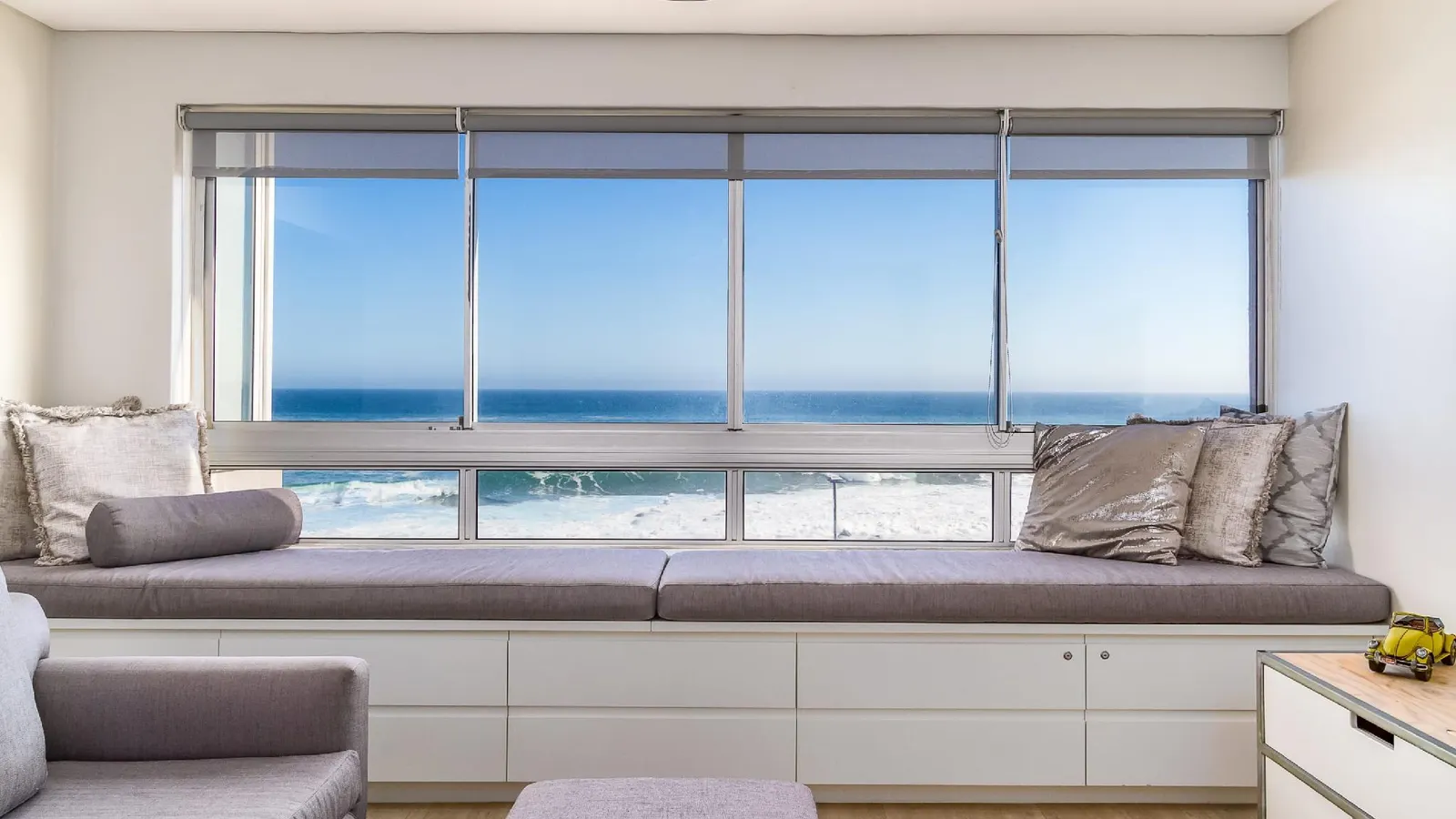 Ocean Front Apartment w Sea Views  Pleasant Ways