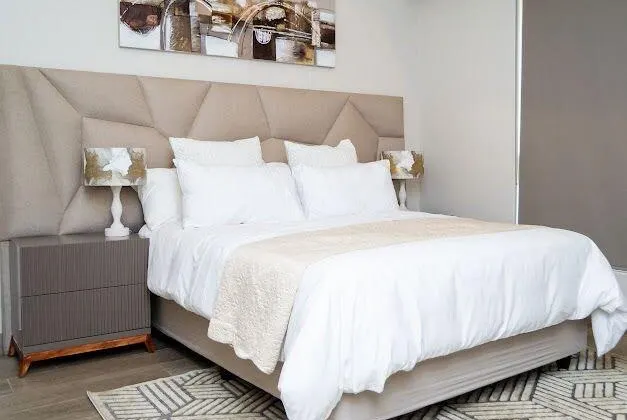 Casa de Diswa with Epic Views near Menlyn