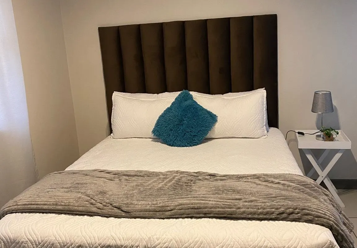 Lovely 1 bedroom condo Apartment.