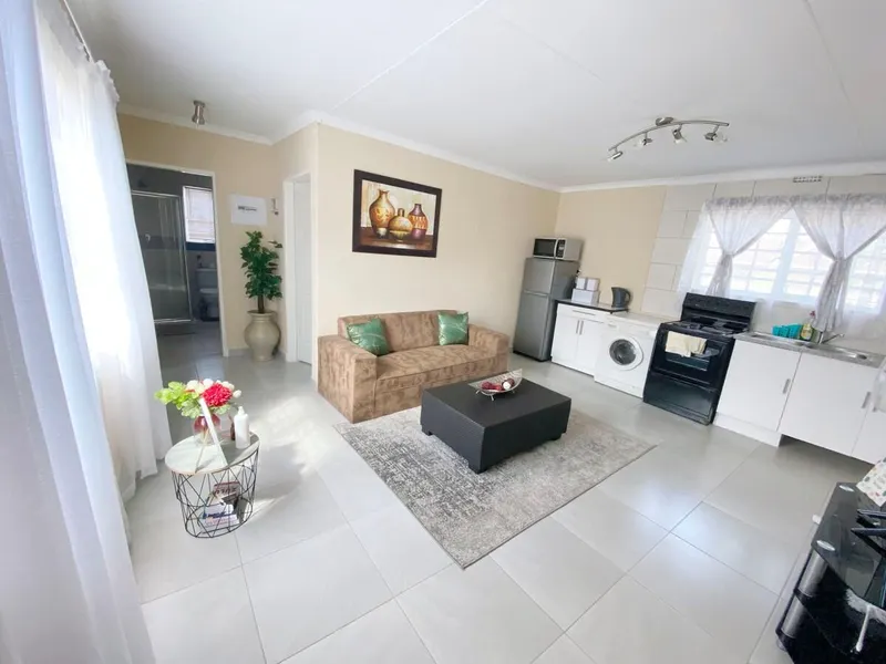 Beautiful quiet 2 bedroom guest house, free Wi-Fi