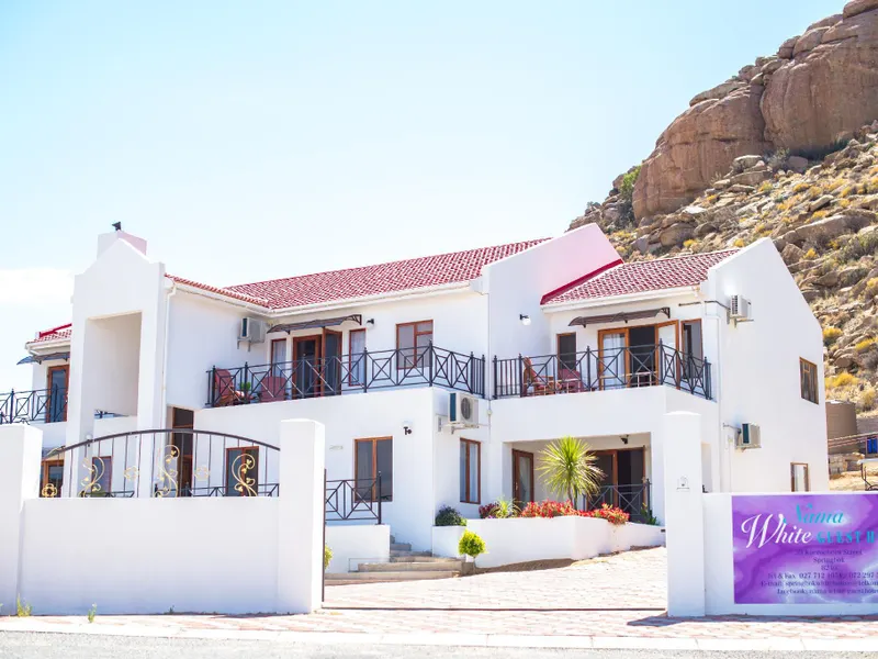 Nama White Guesthouse