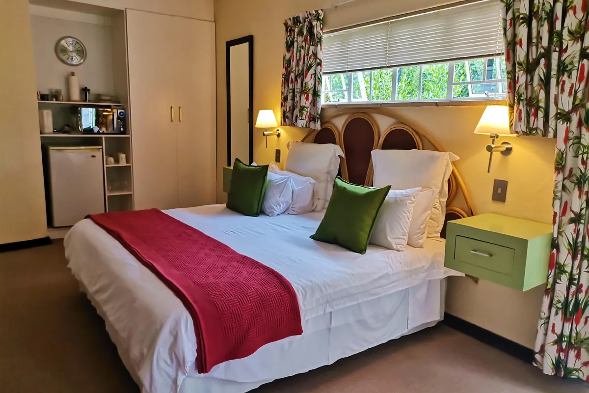 Wild Olive Cottage for 2 people in wonderful garden