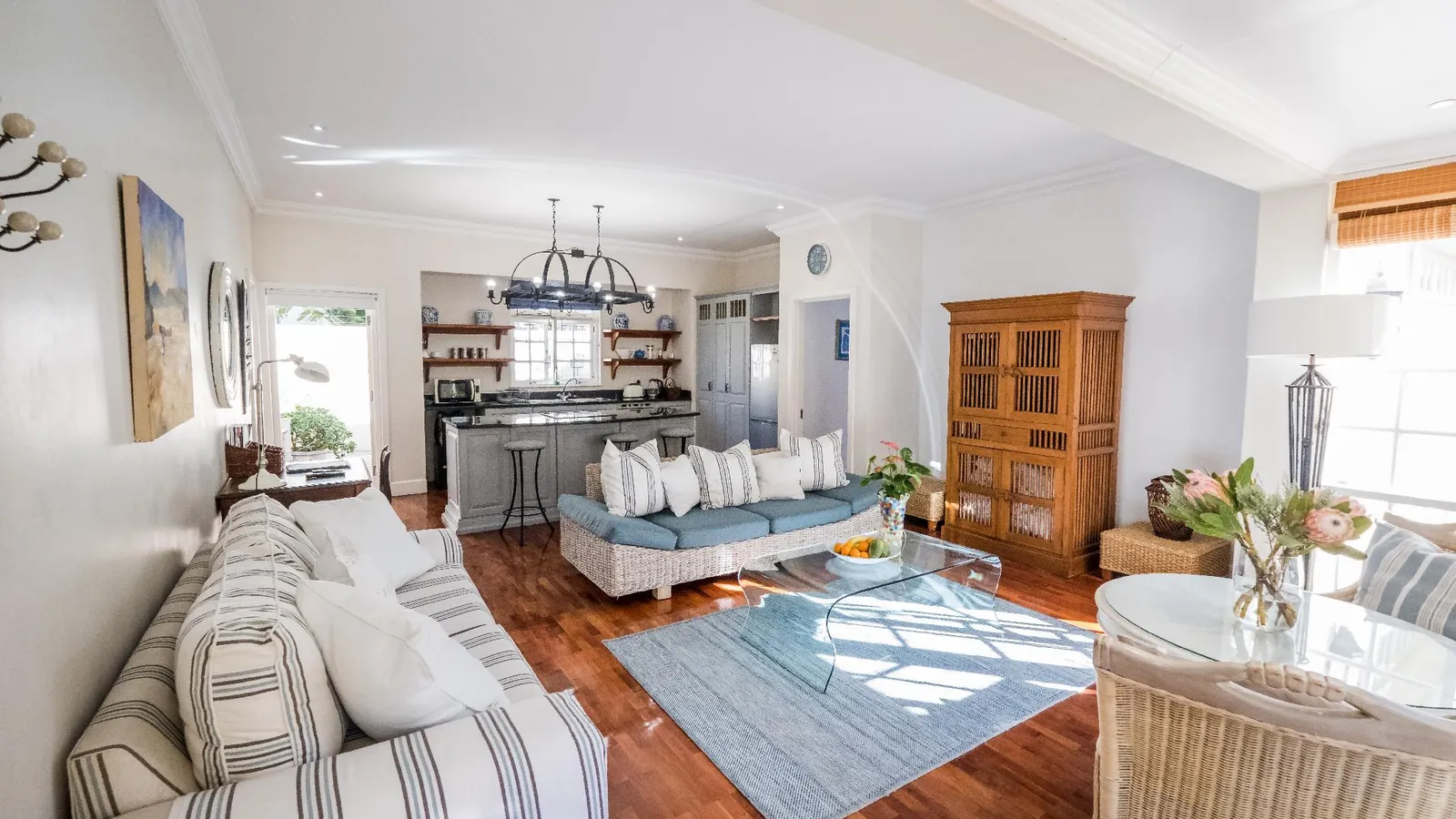 Admiralty Beach House 